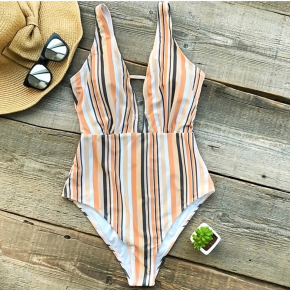 SOLD OUT - Picture 7 of 8